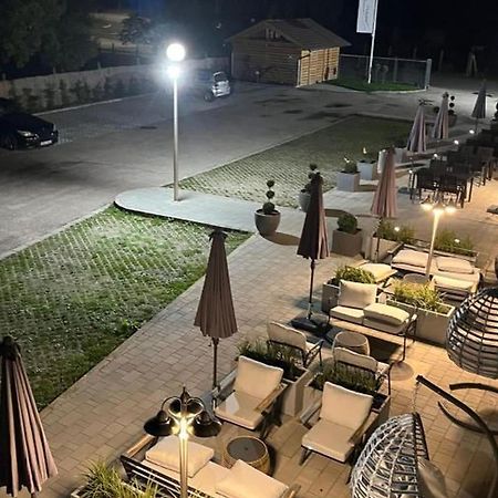 Holdvirag Hotel Sárvár Eksteriør billede