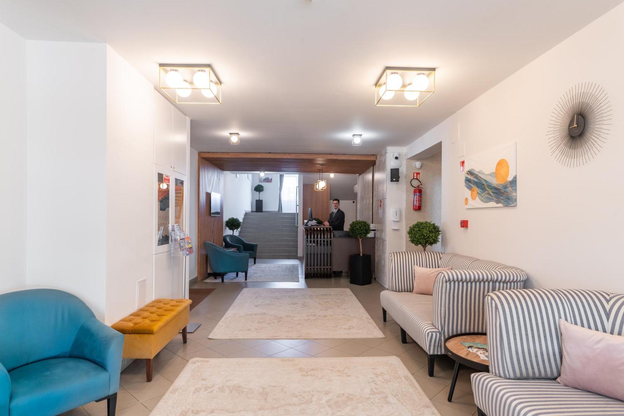 Holdvirag Hotel Sárvár Eksteriør billede