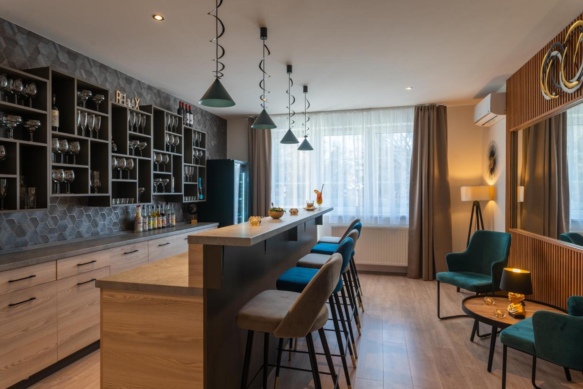 Holdvirag Hotel Sárvár Eksteriør billede