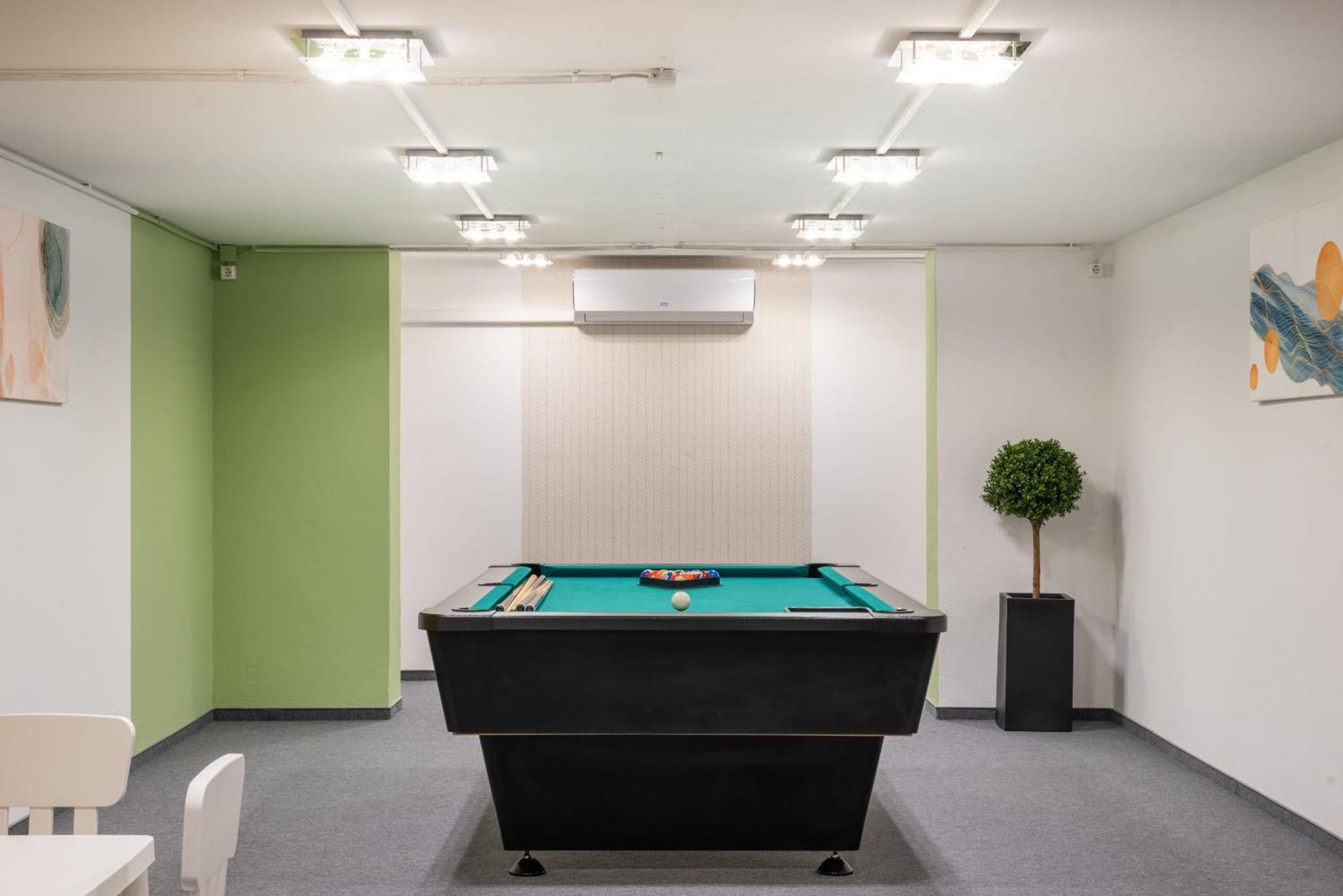 Holdvirag Hotel Sárvár Eksteriør billede