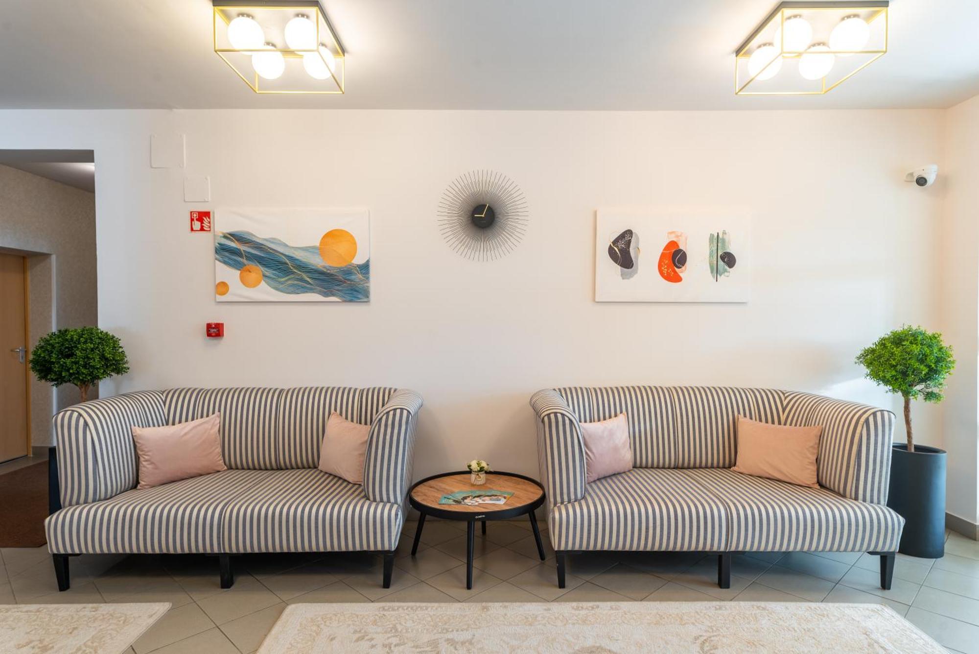Holdvirag Hotel Sárvár Eksteriør billede