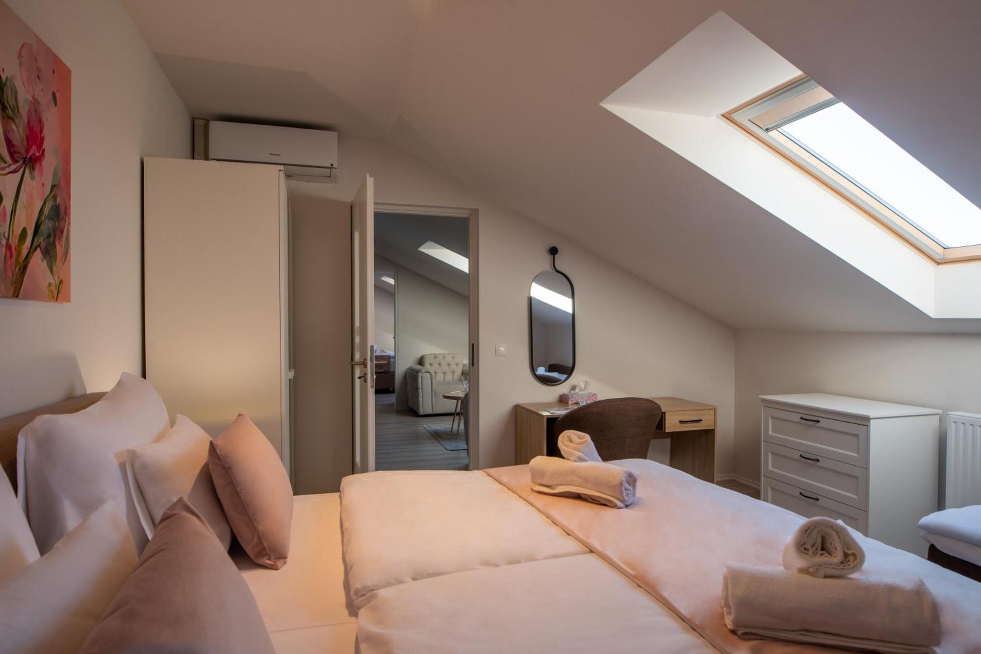 Holdvirag Hotel Sárvár Eksteriør billede