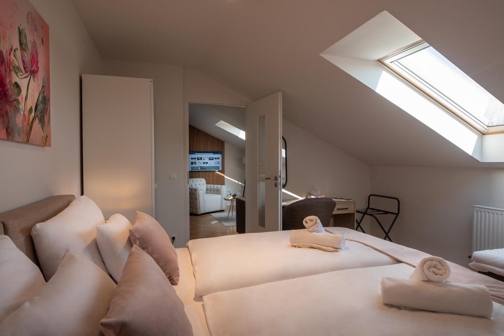 Holdvirag Hotel Sárvár Eksteriør billede