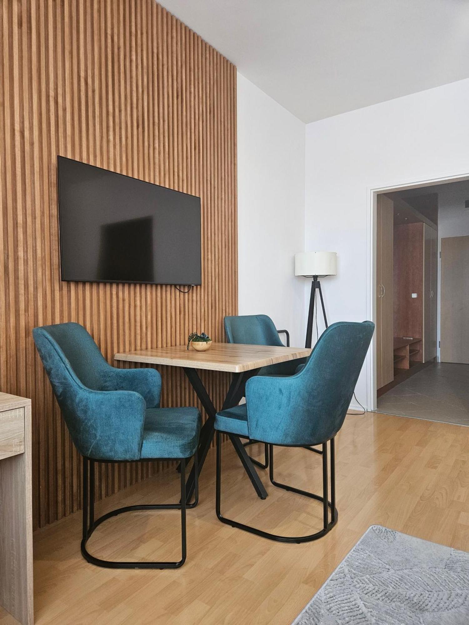 Holdvirag Hotel Sárvár Eksteriør billede