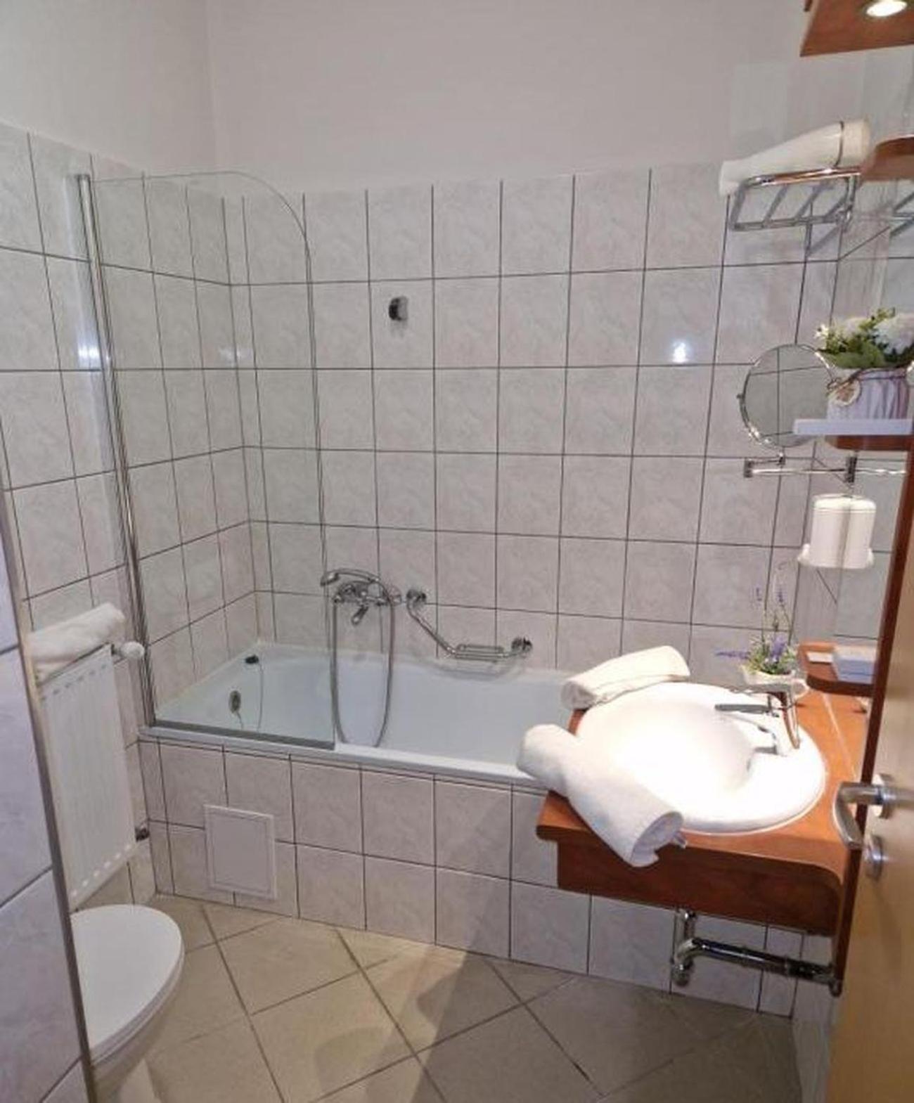 Holdvirag Hotel Sárvár Eksteriør billede